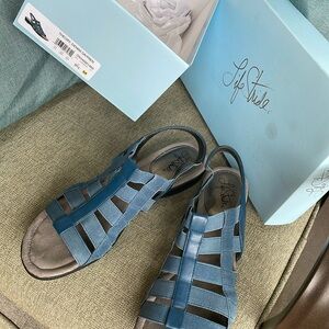 Life Stride Women’s size 9.5 M sandals